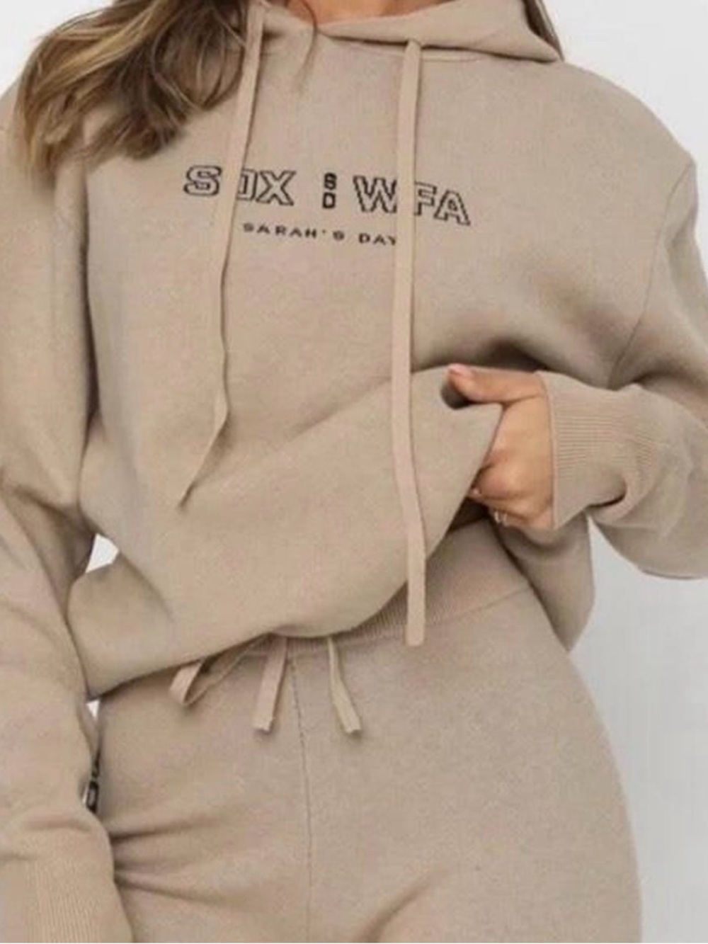 Limited edition loungewear set - Picture 6 of 6